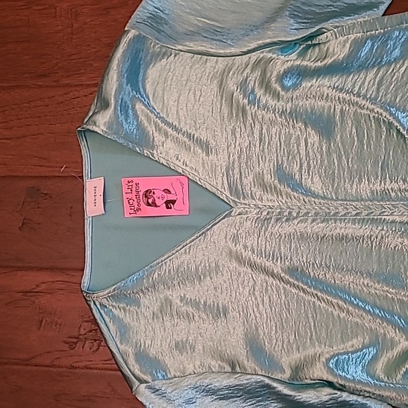 Adrienne women's boutique shiny blue metallic top with tie-front size Small - Picture 3 of 9